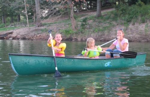 Kimberling City House | PRIVATE Lakefront Cabin HOT TUB Pool Table WIFI Amazing VIEW Close to Branson