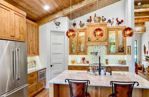 Donnelly House | Private Lakeside Lounge W/Hot Tub