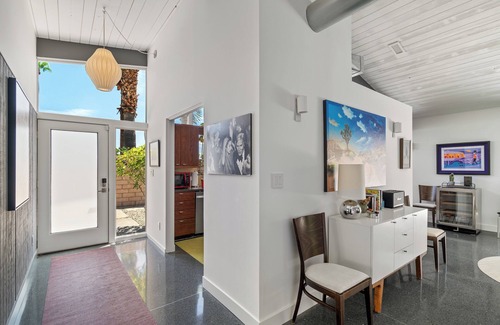 Vista Las Palmas House | Private Las Palmas Hideaway - Luxury Meets History: Iconic Design with Stunning Mountain Views