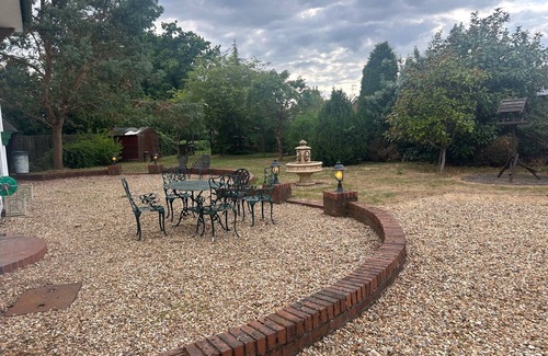 North Hykeham House | Private Lincoln Retreat - 4 Bedroom House