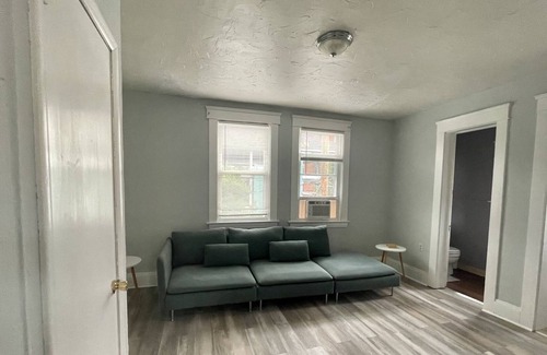 Little Italy House | Private Little Italy Room near University Hospital + CWRU