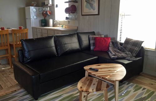 Spencer Cabin | Private Log Cabin in the Woods! 5min to park. Water View!