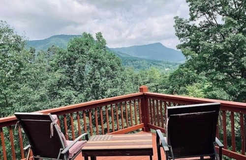Marion Cabin | Private Log Cabin in woods, Fenced, Mountain Views