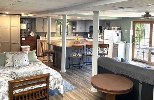Marseilles Apartment | Private Lower Apt & Short Term Stay-Dog Friendly!