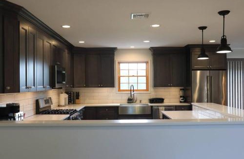 Highland House | Private Luxury 4BR Home in Highland Perfect for Family Groups & Nature Lovers