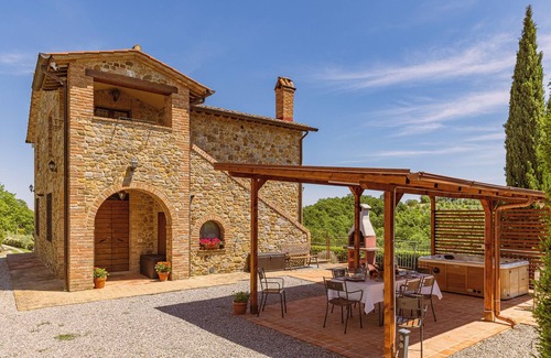 Citta della Pieve Villa | PRIVATE LUXURY VILLA WITH HEATED SWIMMING POOL AND HEATED JACUZZI
