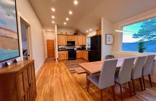 Old Fort House | Private Luxury Mountaintop Retreat on 10 acres. Black Mountain/Asheville
