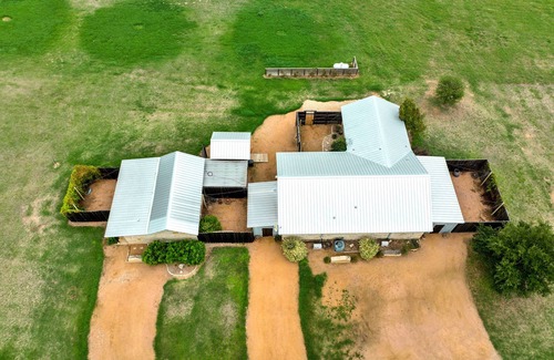 Fredericksburg Cottage | Private Luxury Retreat With Hot Tub 10mins To Fred!