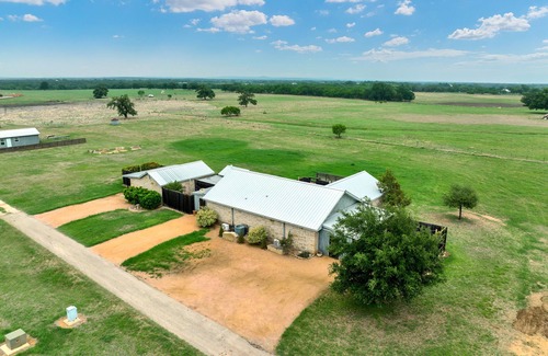 Fredericksburg Cottage | Private Luxury Retreat With Hot Tub 10mins To Fred!