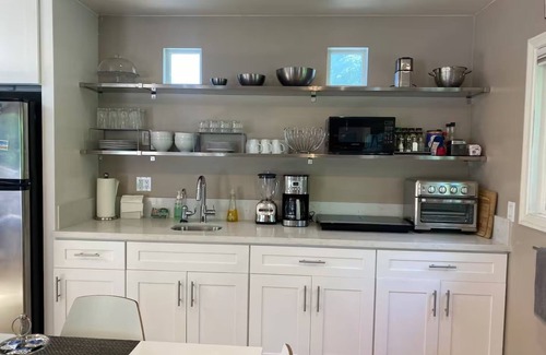 Mar Vista House | Private Luxury Studio with Parking and Laundry.