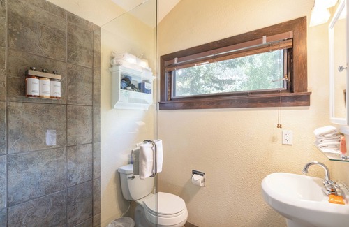 Telluride Hotel | Private Manitou Lodge Room With Two Decks Overlooking the River
