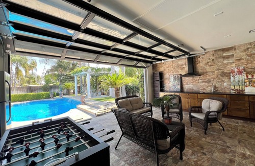 Pumpkin Center House | Private Master Suite, Bath & Pool House!