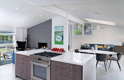 El Mirador House | Private Mid-century Ranch in Palm Springs Pool Home