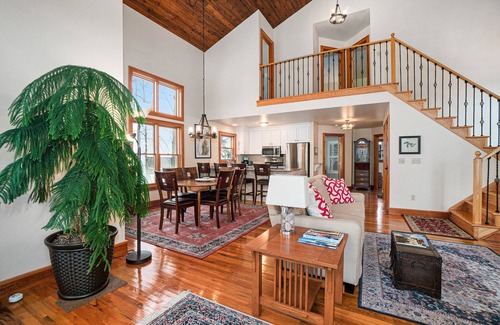 Manistee House | Private Modern Home On The Lakeshore