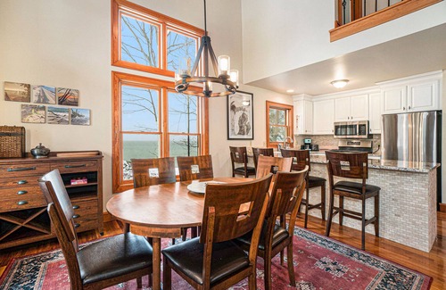 Manistee House | Private Modern Home On The Lakeshore