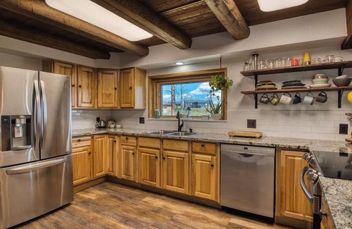 Colorado Springs Cabin | Private Mountain Cabin! King Beds 8 Acres Game Room Pet Friendly