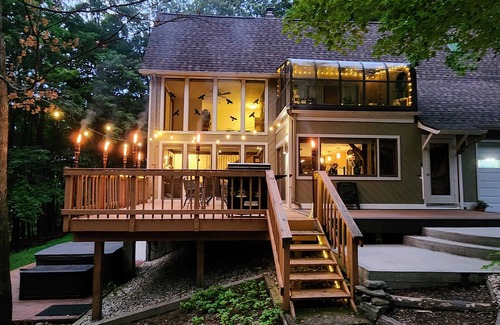 Town of Lloyd House | Private mountain forest escape