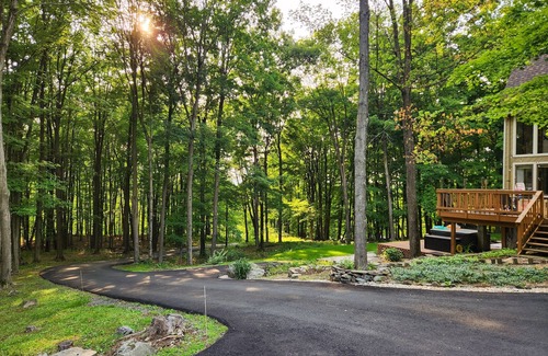 Town of Lloyd House | Private mountain forest escape