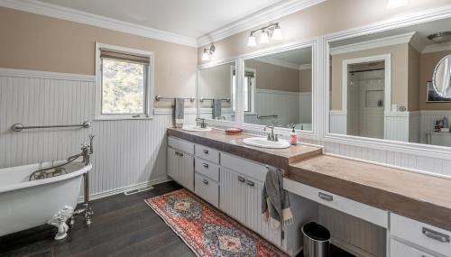 North Mountain House | Private Mountain Hideaway Sleeps 6 with view