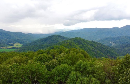 Clyde House | Private mountain on 36 acres with 100 mile views west over the Smokey mountains