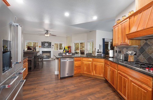 Oakhurst House | Private Mountain Retreat in Yosemite/Breathtaking Views/Best Getaway/hot tub!