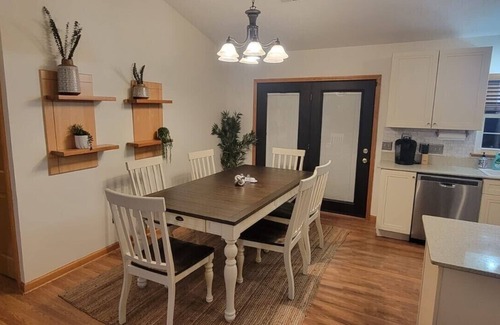 Maple Springs Cottage | Private Mtn Cottage, w Views, location, Fire Pit, Pet Friendly .Winter Special