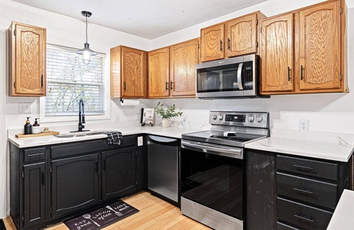 Charter Hills House | Private Mtn Ski Oasis! Hot tub Games! Pets Welcome