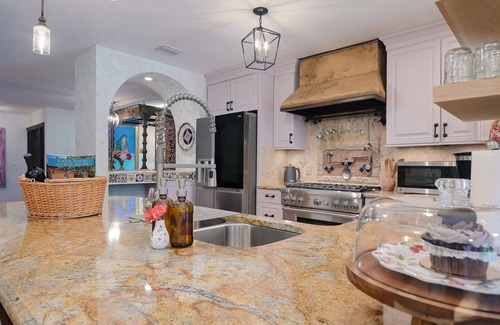 Naples Villa | Private Naples Villa: Tennis, Pickleball, Pool, Near Beach & 5th Ave, Sleeps 10