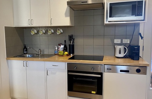 Henley Beach Apartment | Private Nautical Getaway 5min - Henley Beach, Restaurants, Shops, Golf, Bars 🏖️🍻🥂