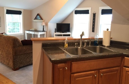 Owls Head Apartment | Private Neighborhood On Outskirts Of Rockland-1 Mile To Downtown & Beach