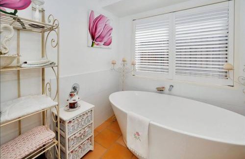 Bargara House | PRIVATE OCEAN FRONT, PET FRIENDLY OASIS!