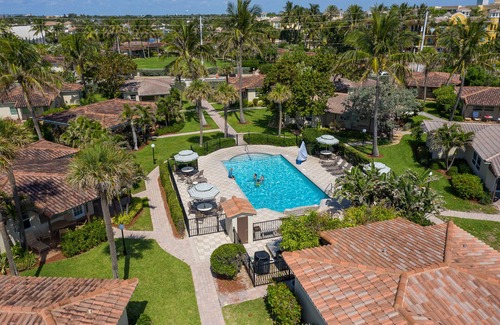 Hillsboro Beach Villa | Private Ocean Side Resort - Beach/Pool/Golf putting green/Waterway ICWW