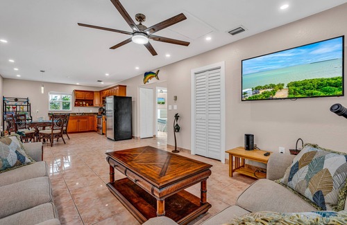Tavernier House | Private Oceanfront Home, Walk right into the ocean