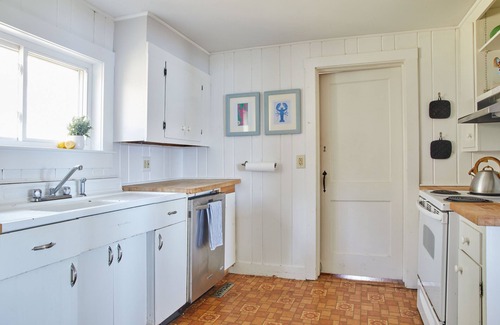 Tenants Harbor Cottage | Private oceanside cottage with magnificent views!