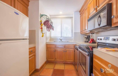 La Paz Condo | Private Oceanview balcony and Infinity Pool onsite