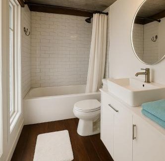 Coconut Grove House | Private One Bedroom Side House close to Kailua