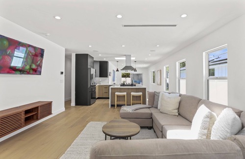 Valley Glen House | private paradise in the heart of Sherman Oaks!