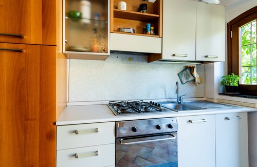 Bordighera Villa | Private parking, garden, sea at 250 mt, terrace, swimming pool, WI-FI, clima