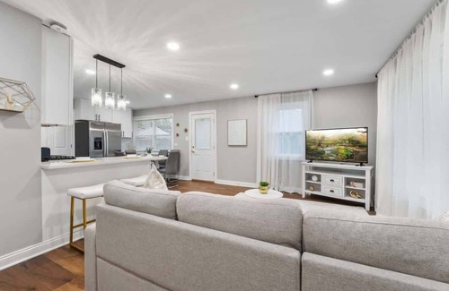 Rolling Meadows House | Private Patio w/BBQ Grill | LCP Collection