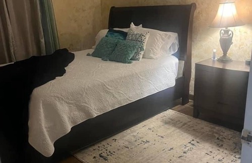 Lenoir City House | Private Peaceful Country Retreat
