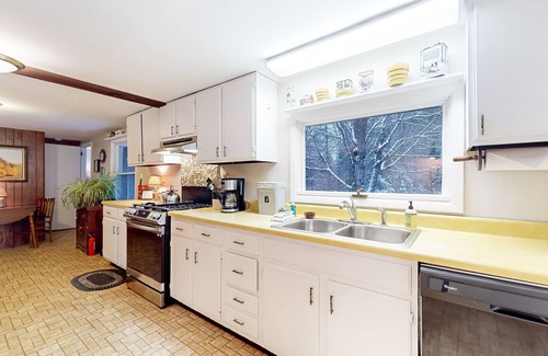 Northfield House | Private & peaceful dog-friendly mountain retreat with porch, fireplace, & W/D