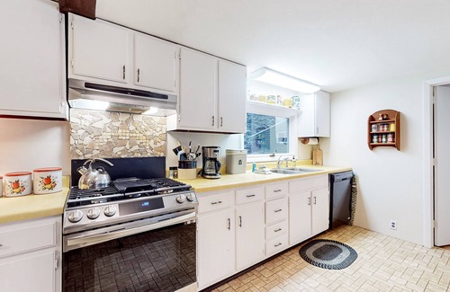 Northfield House | Private & peaceful dog-friendly mountain retreat with porch, fireplace, & W/D