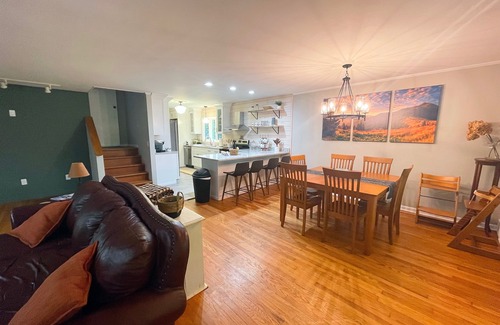 Waynesville House | Private, Peaceful Mountain Getaway next to a mini farm! Blue Rdge Pkwy close by
