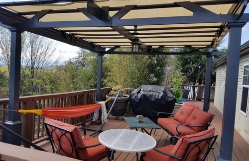 Sevierville House | Private Pet Friendly Home Near Exotic Deer Farm, Pigeon Forge and Gatlinburg TN