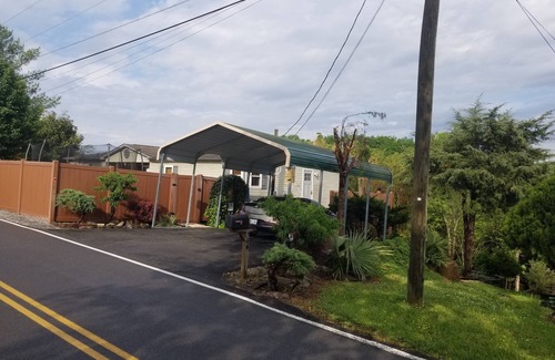 Sevierville House | Private Pet Friendly Home Near Exotic Deer Farm, Pigeon Forge and Gatlinburg TN