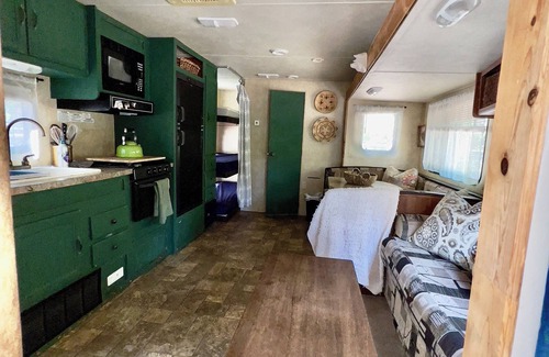 Bonsall House | Private Petting Zoo - Glamping Ranch Vibes