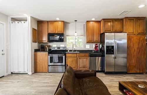 Alhambra House | Private Phx Guesthouse w/Patio & Full Kitchen