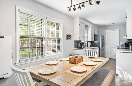 Summerville House | Private Pickleball/Basketball Court - Movie Room - Hot Tub
