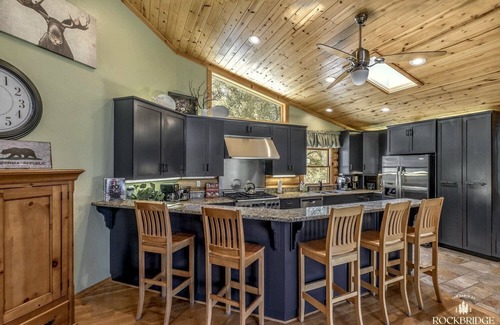 Mariposa Cabin | Private Pond, Views from All Rooms and Huge Patio