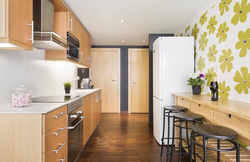Sant Gervasi Apartment | Private pool and garden 3-bedroom duplex sleeps 10 in central location